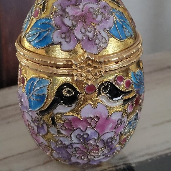 Vintage Cloisonne Egg Trinket Box with Black Enameled inside Love Birds - Picture 2 of 8